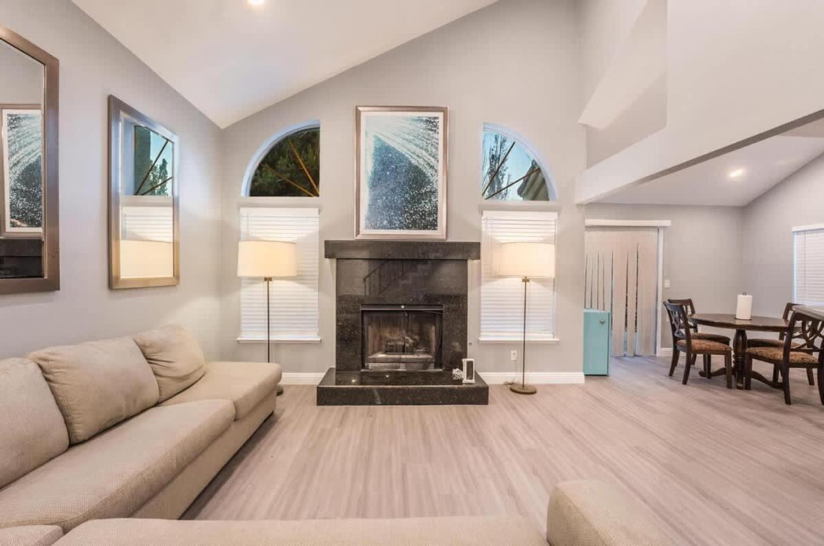 Villa Spacious Retreat For Your Family Vegas Fun Vacation
