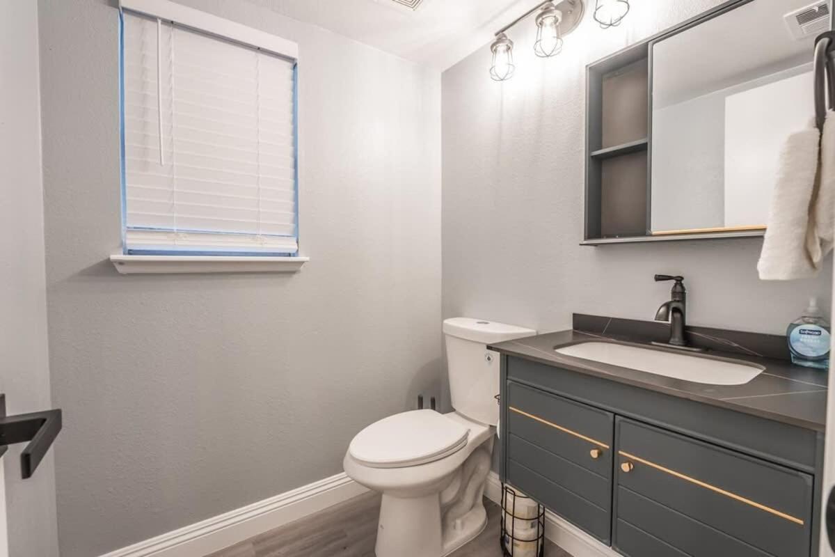 Spacious Retreat For Your Family Vegas Fun Vacation *