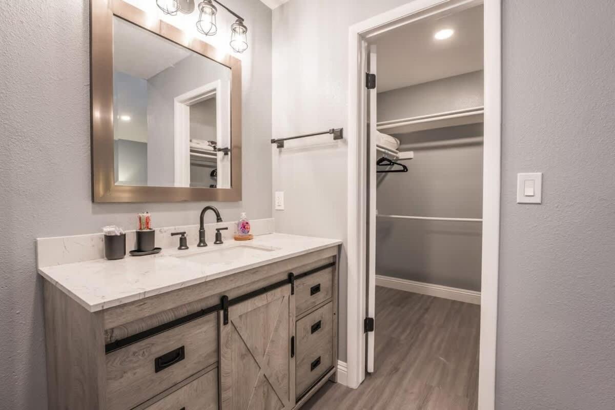 Spacious Retreat For Your Family Vegas Fun Vacation Villa
