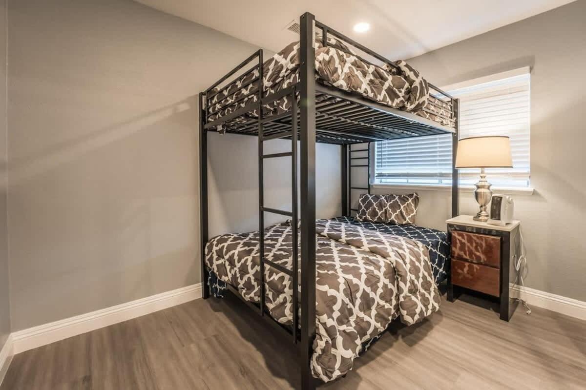 Spacious Retreat For Your Family Vegas Fun Vacation Las Vegas