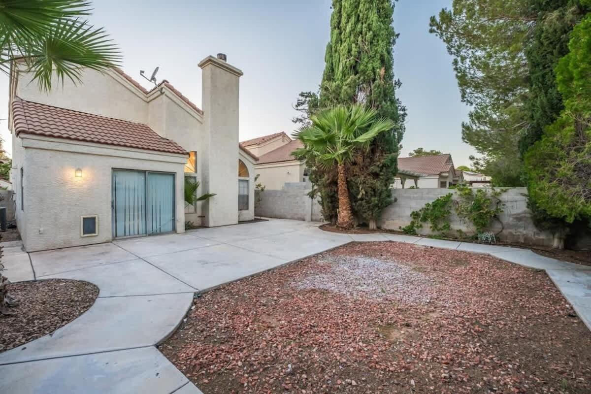 Spacious Retreat For Your Family Vegas Fun Vacation Villa *