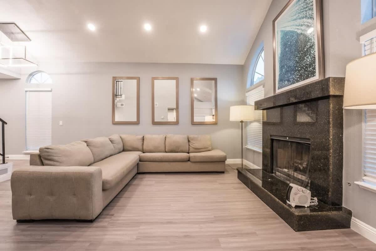 Spacious Retreat For Your Family Vegas Fun Vacation Villa Las Vegas