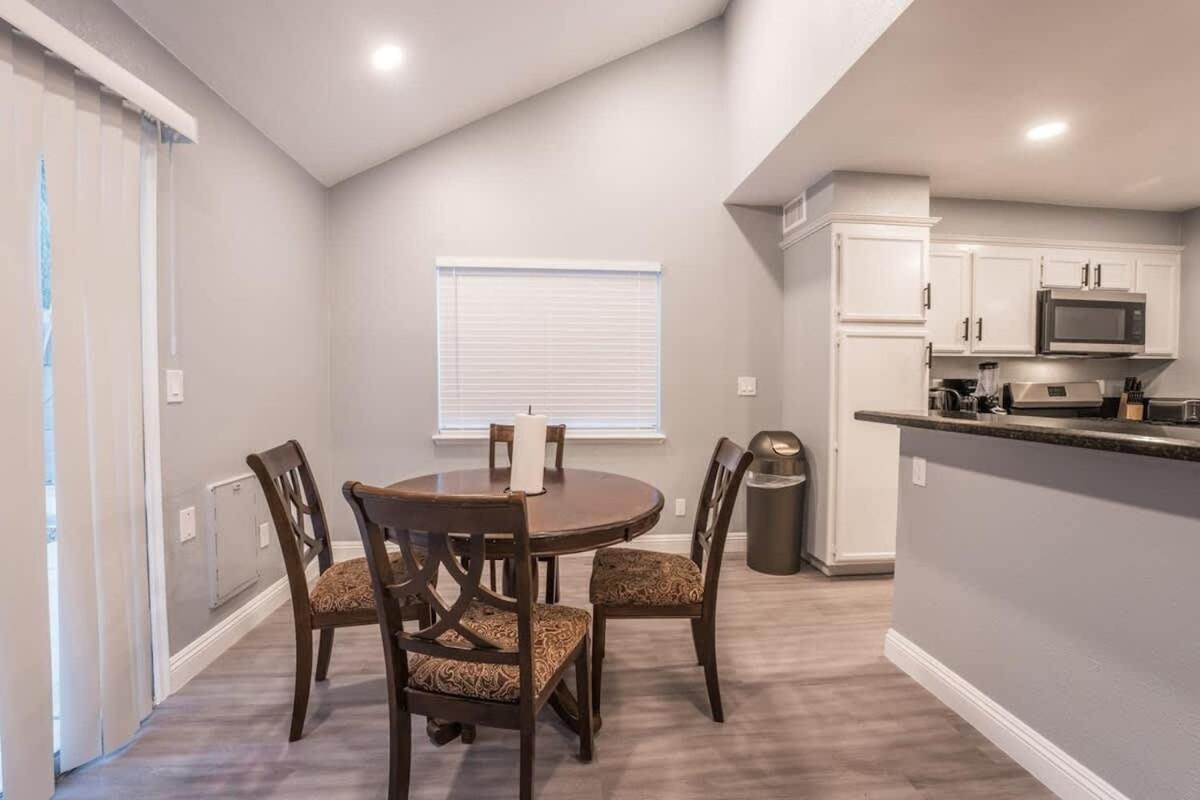 Spacious Retreat For Your Family Vegas Fun Vacation *
