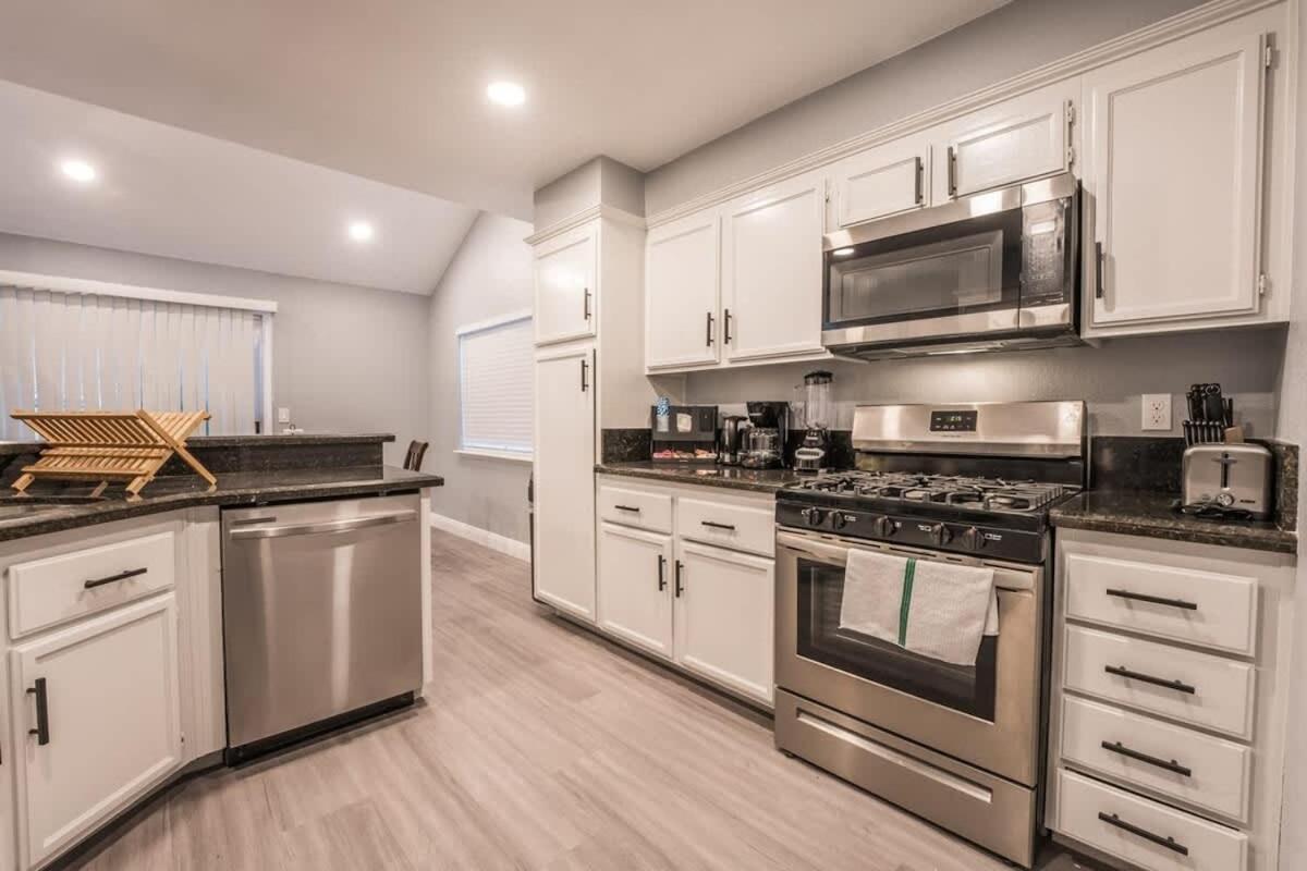 Villa Spacious Retreat For Your Family Vegas Fun Vacation