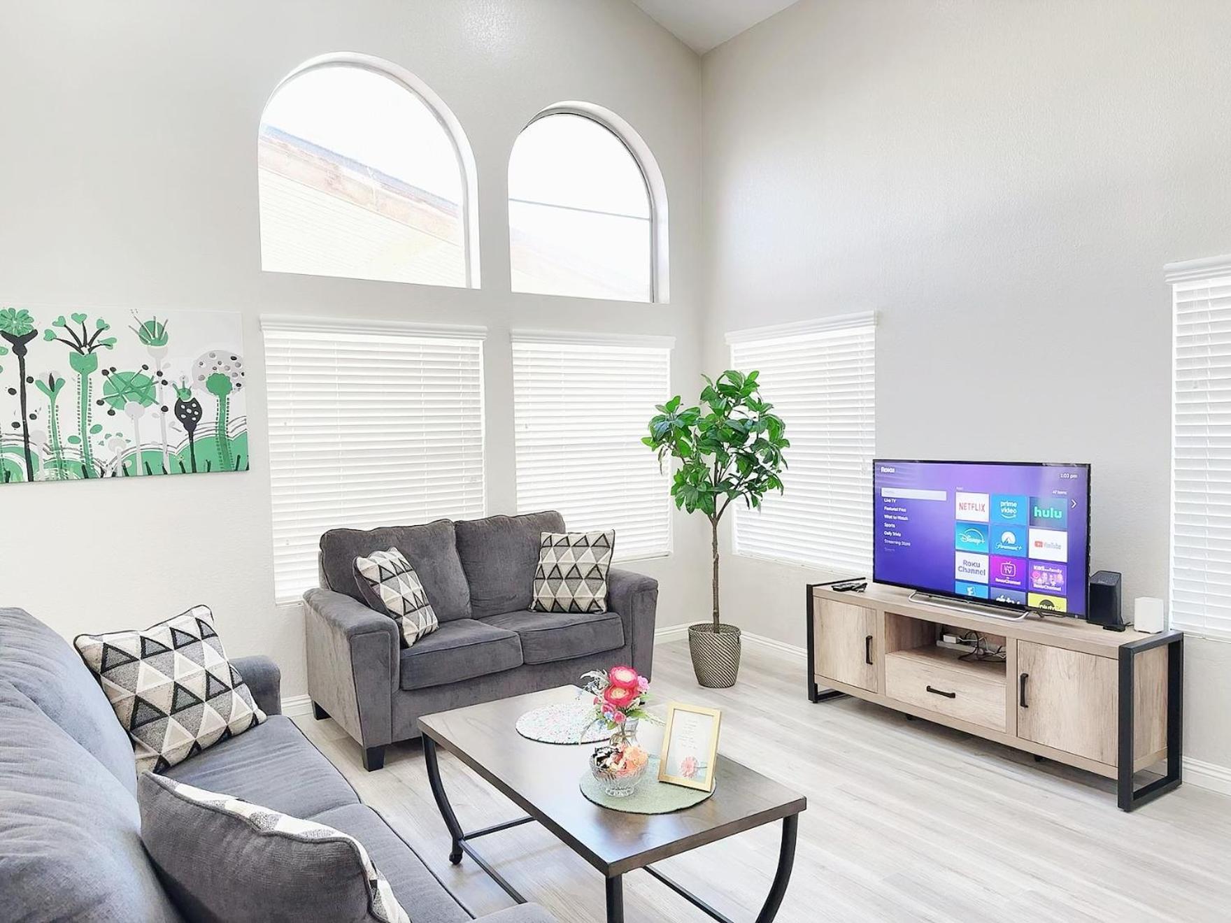 Pool House Newly Remodeled 3bed 3bath Near Dt Summerlin And Red Rock *