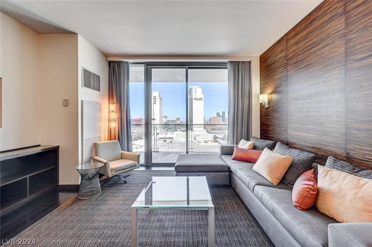 Stunning Escape Floor Strip-view 31316 Las Vegas