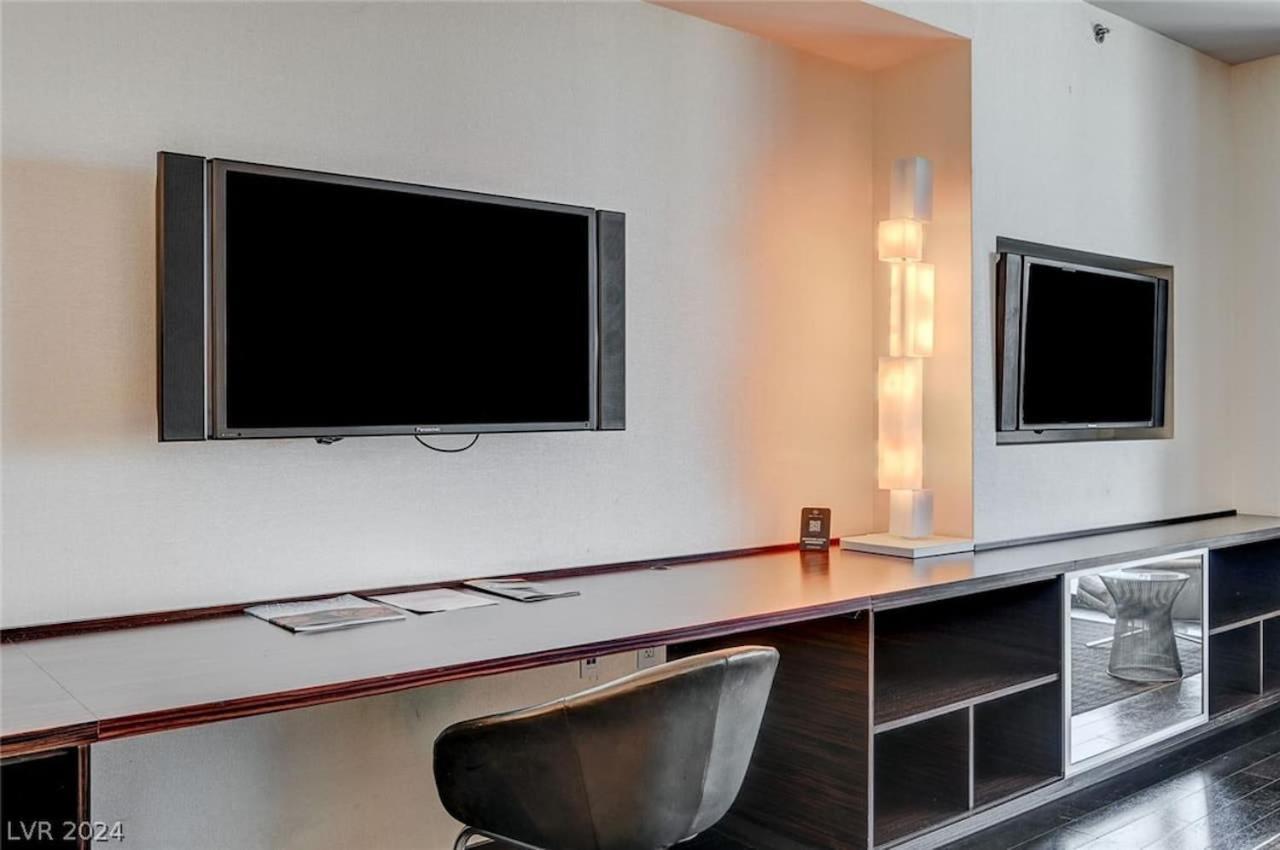 Stylish Palms Mountain View Balcony Access 28309 * Las Vegas