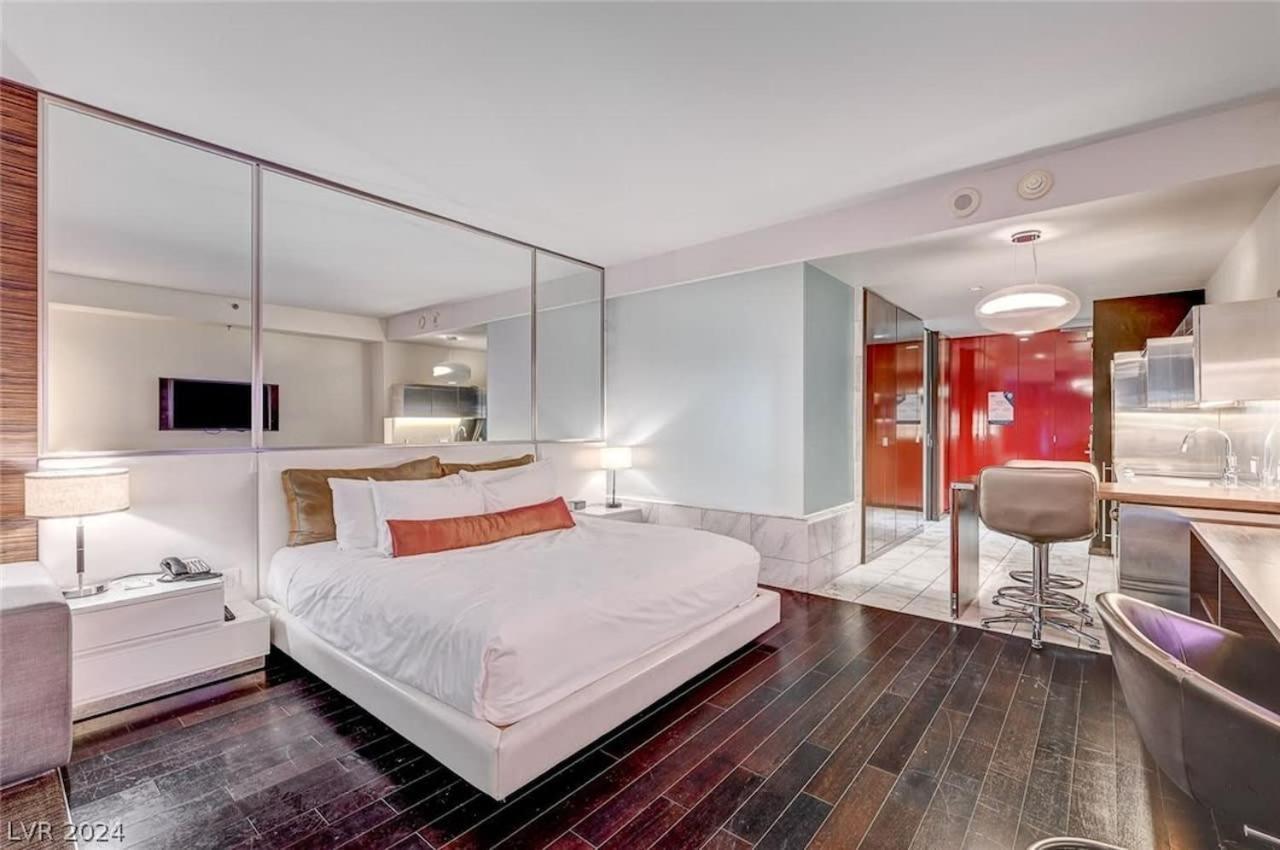 Apartment Luxurious Palms Mountain View & Balcony Access 27307 *
