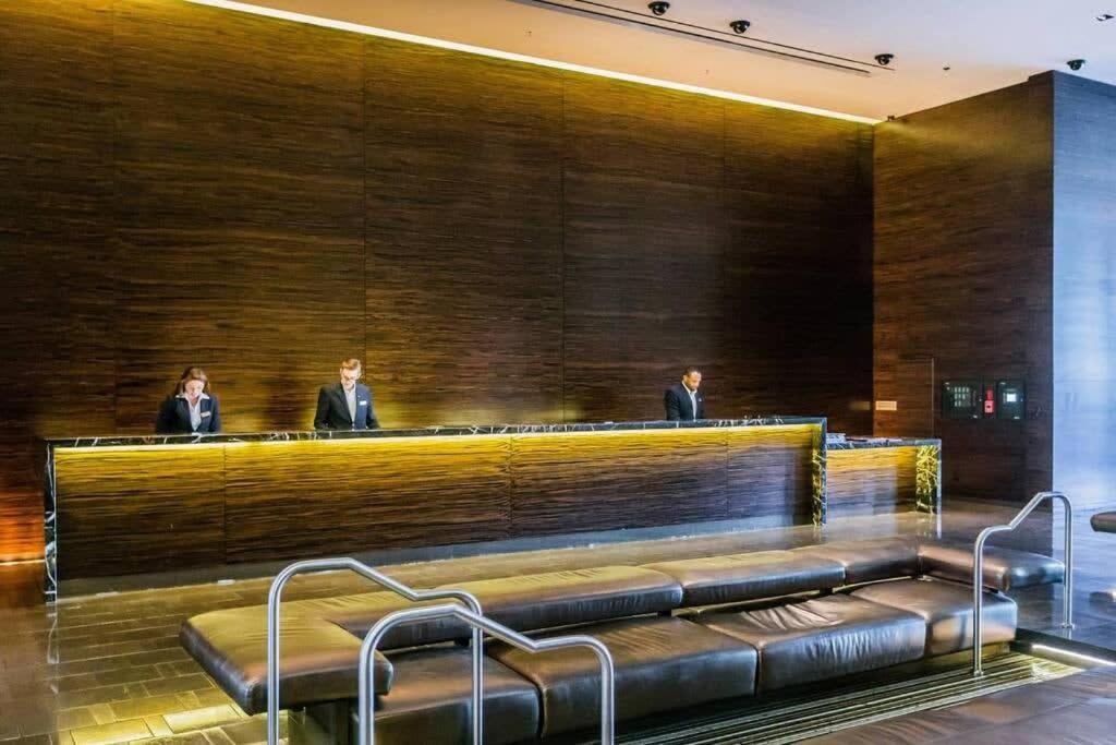 Luxurious Palms Mountain View & Balcony Access 27307 Apartment Las Vegas