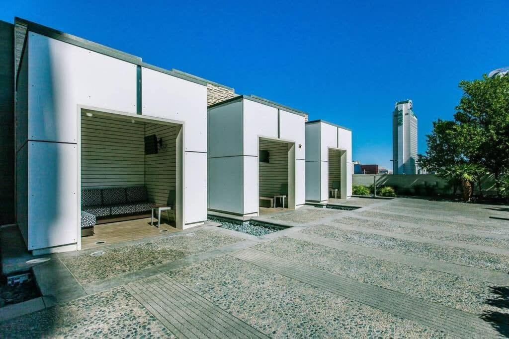 Apartment Luxurious Palms Mountain View & Balcony Access 27307
