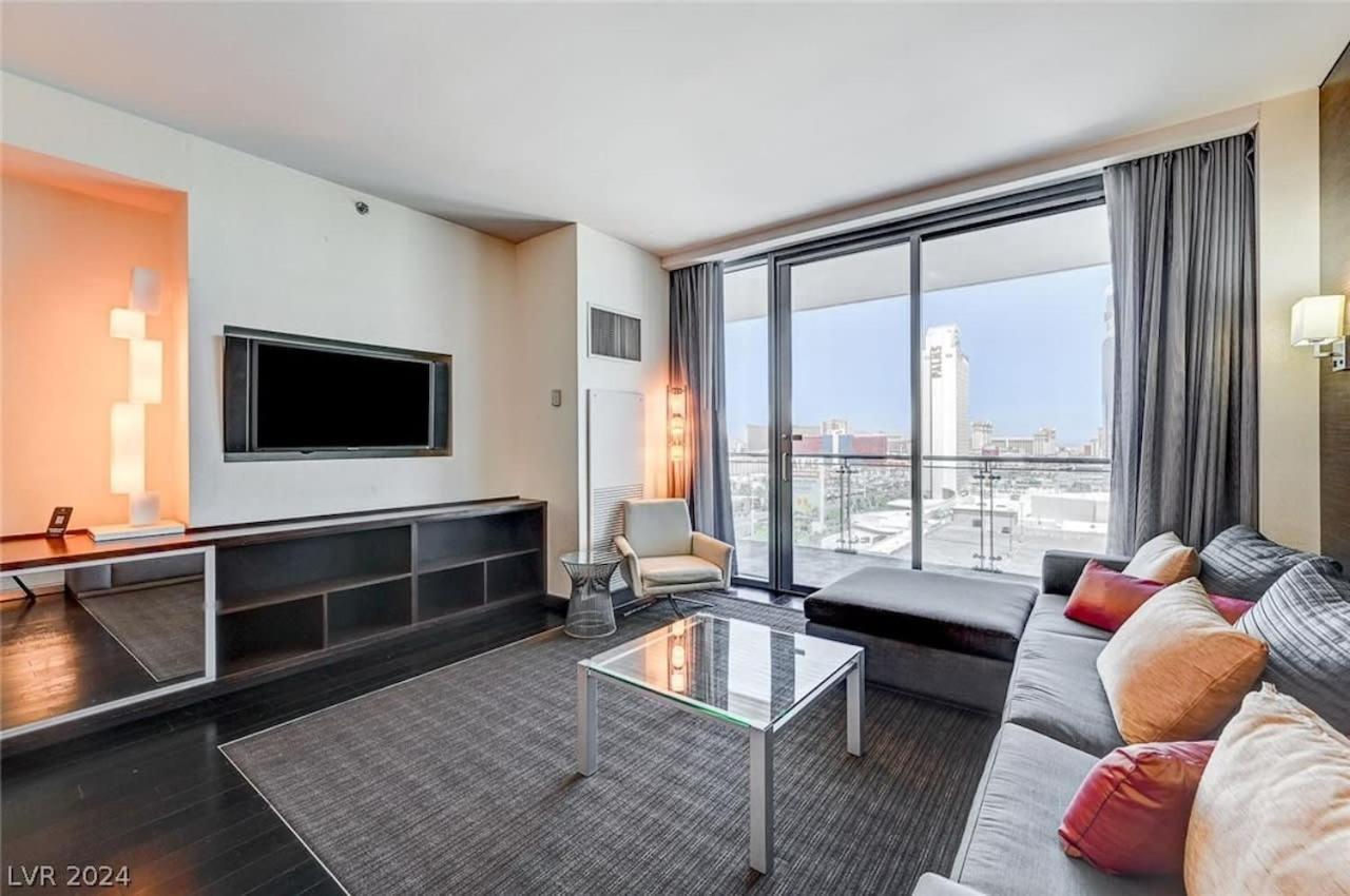 Beautiful Strip Views 17304 Appartement *