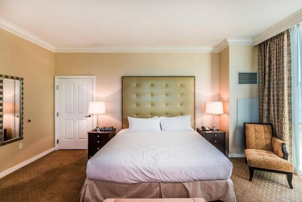 Apartment Stunning Strip View Balcony Mgm 22621 One Br *
