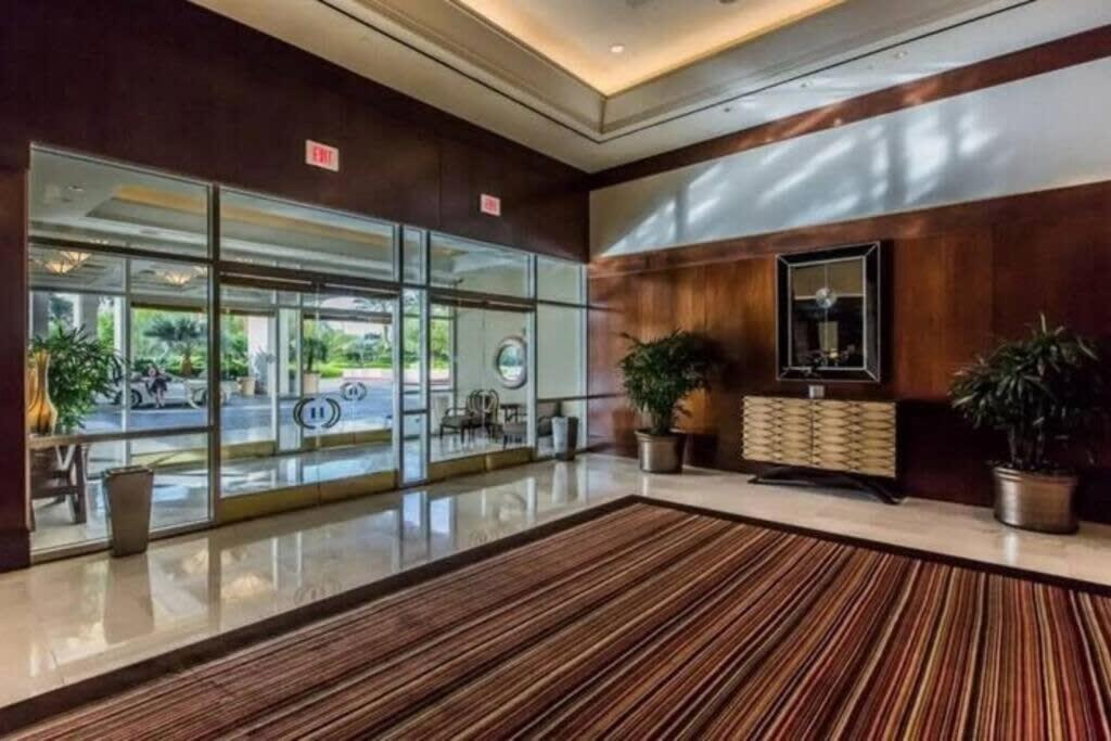 Stunning Strip View Balcony Mgm 22621 One Br * Las Vegas