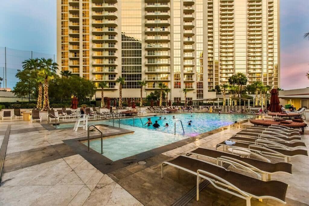 Mgm Balcony 12821