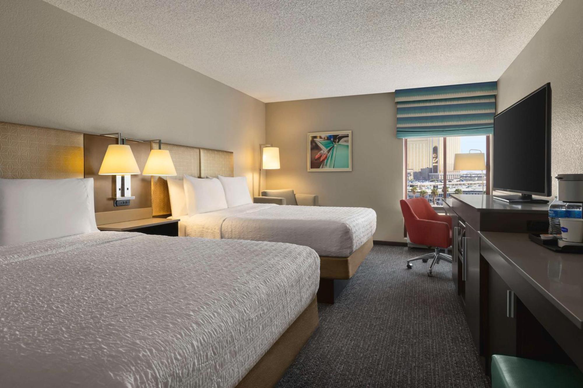 Hampton Tropicana Hotel 3*