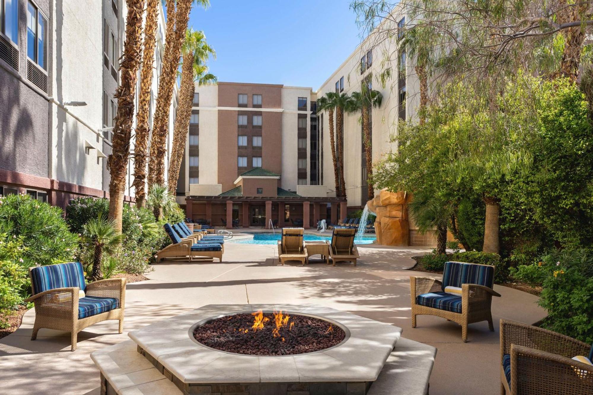 Hotel Hampton Tropicana 3*