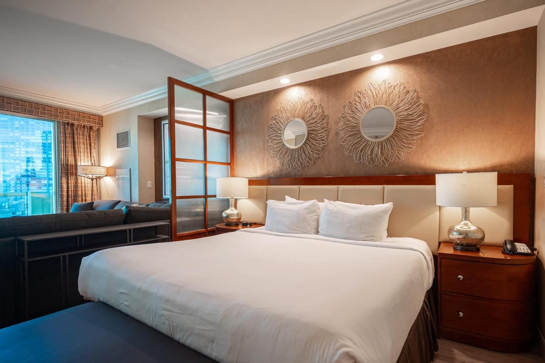No Fee Strip View Balcony+ Free Valet+ Pool * Las Vegas