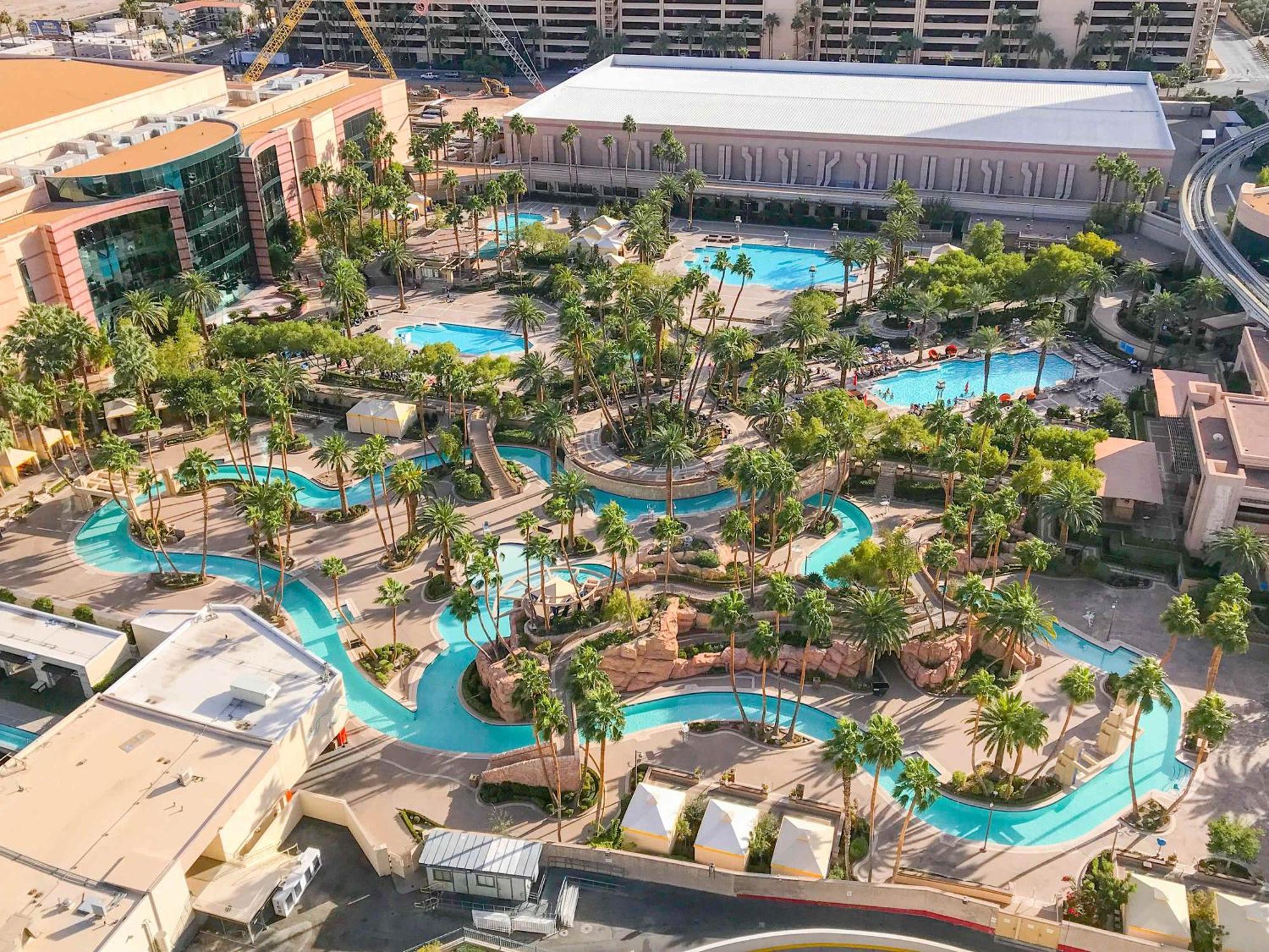 No Fee Stripview Balcony+ Free Valet+ Pool * Las Vegas
