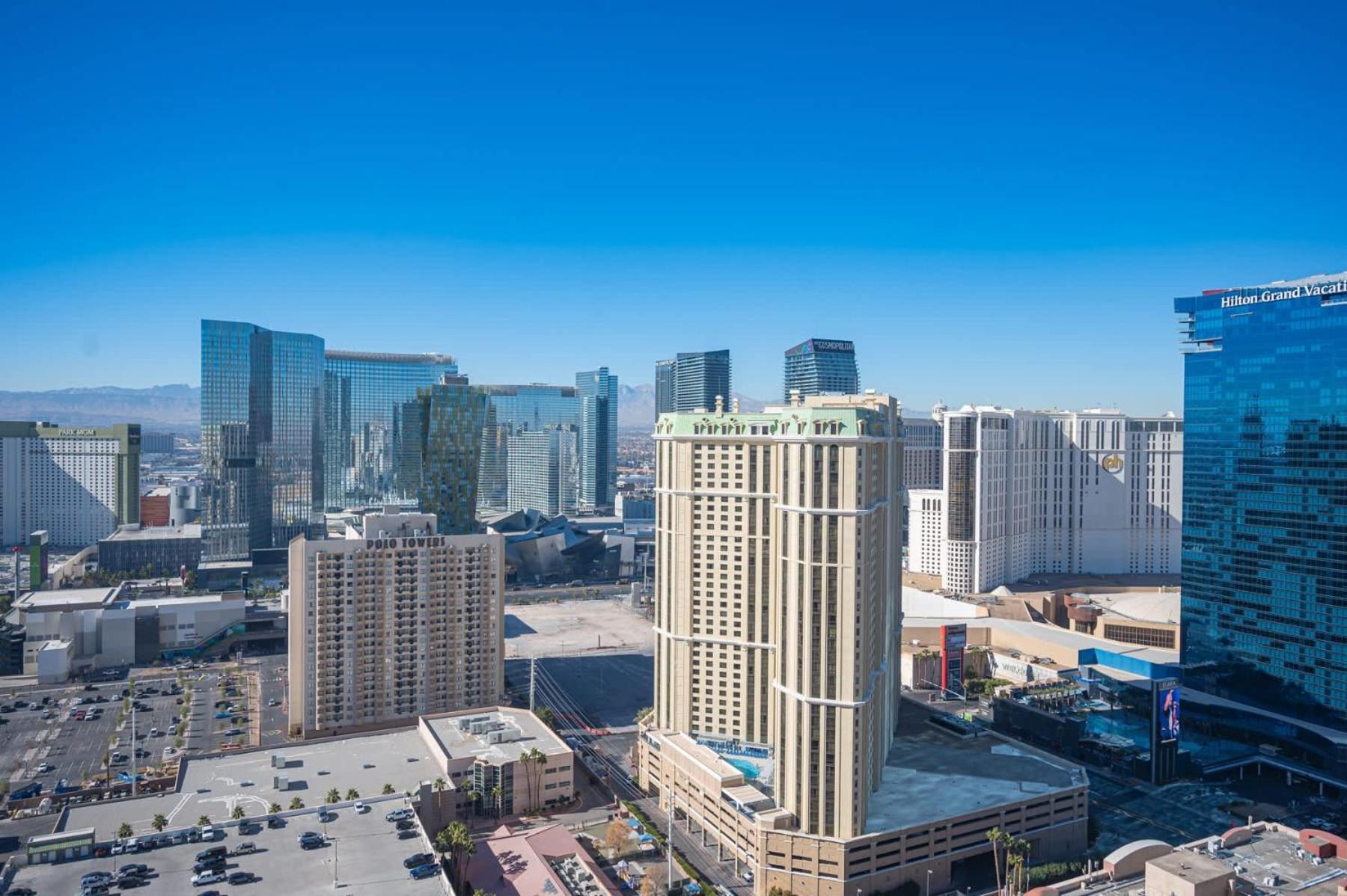 No Fee Strip View Balcony+free Valet+ Pool Las Vegas