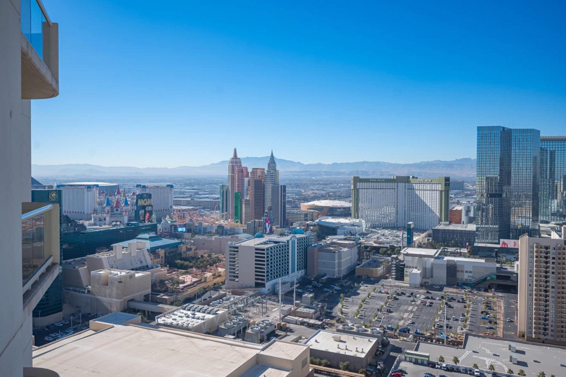 No Fee Strip View Balcony+free Valet+ Pool *