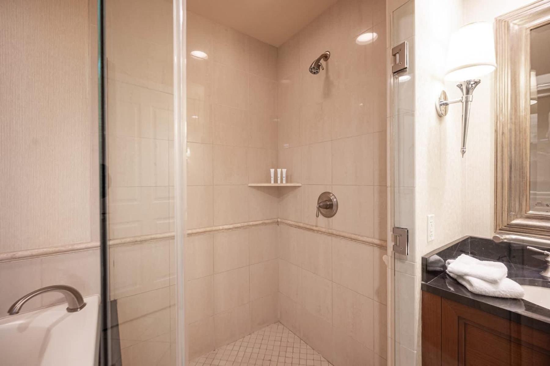 Сasa de vacaciones No Fee Strip View Balcony+free Valet+ Pool *