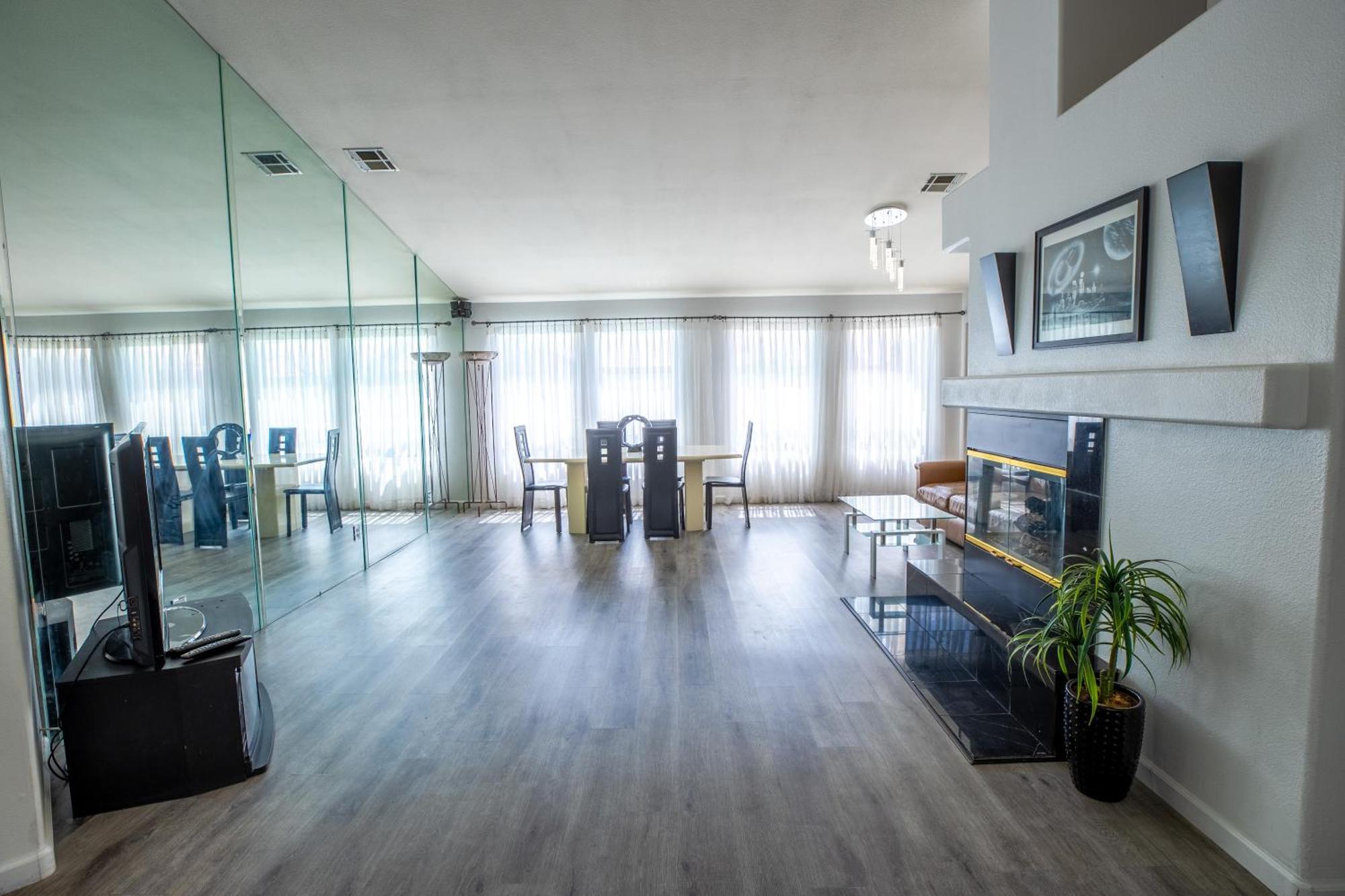Casa vacanze Luxury 1900 Sq Ft House Huge 46 Ft Pool & Hot