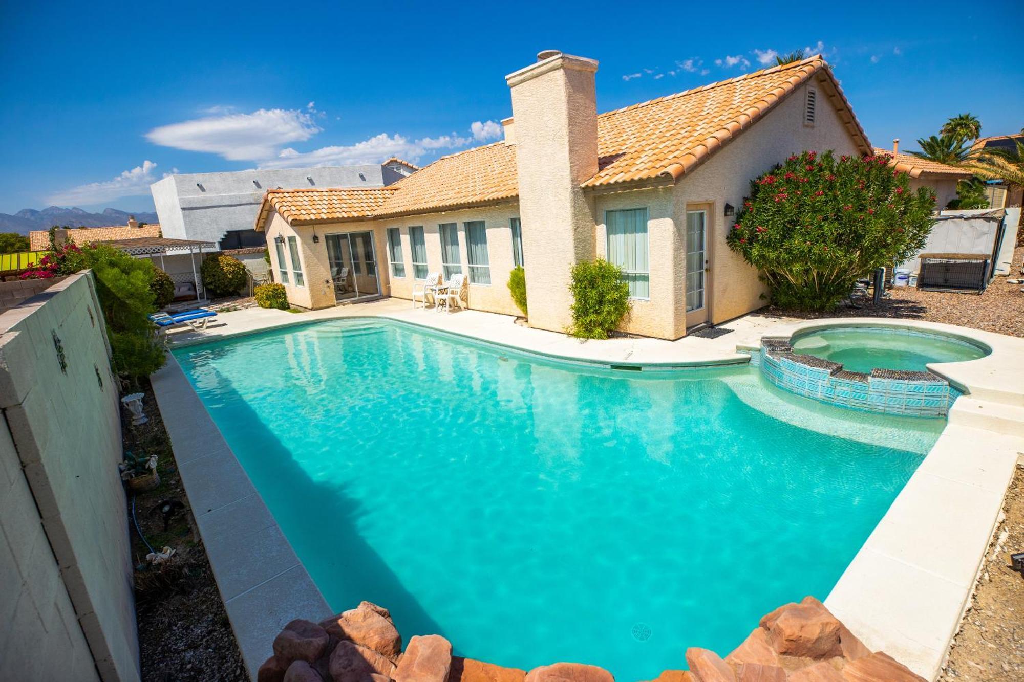 Luxury 1900 Sq Ft House Huge 46 Ft Pool & Hot Casa vacanze