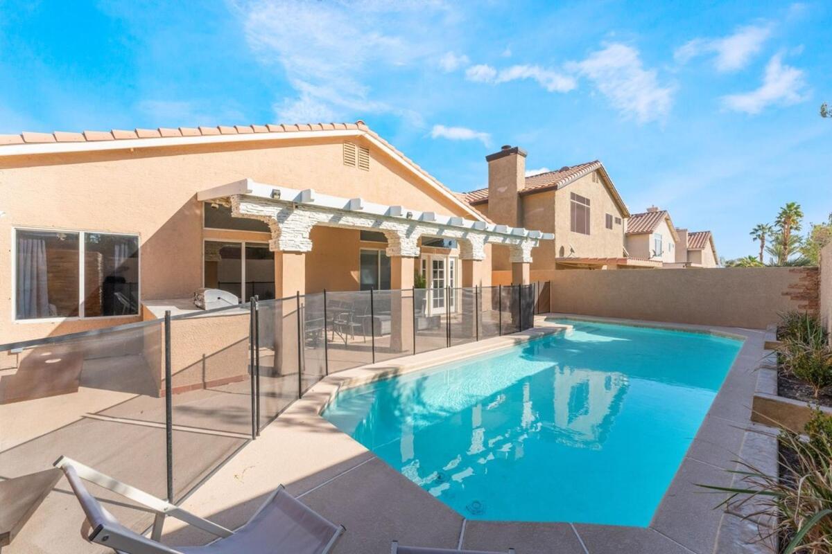Holiday home New! Spacious Vegas Oasis W Pool Sauna Las Vegas