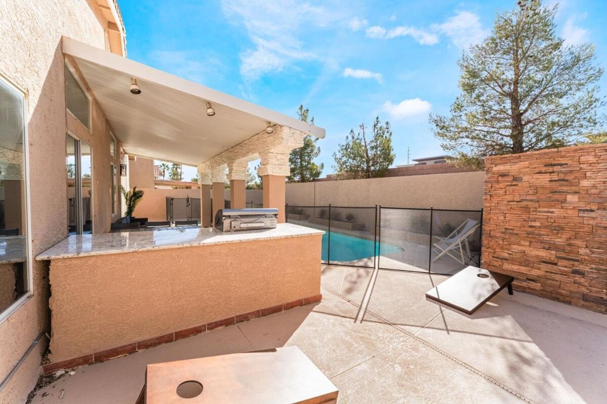 New! Spacious Vegas Oasis W Pool Sauna Las Vegas