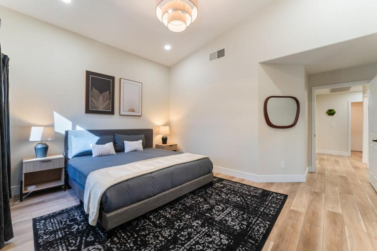 New! Spacious Vegas Oasis W Pool Sauna *
