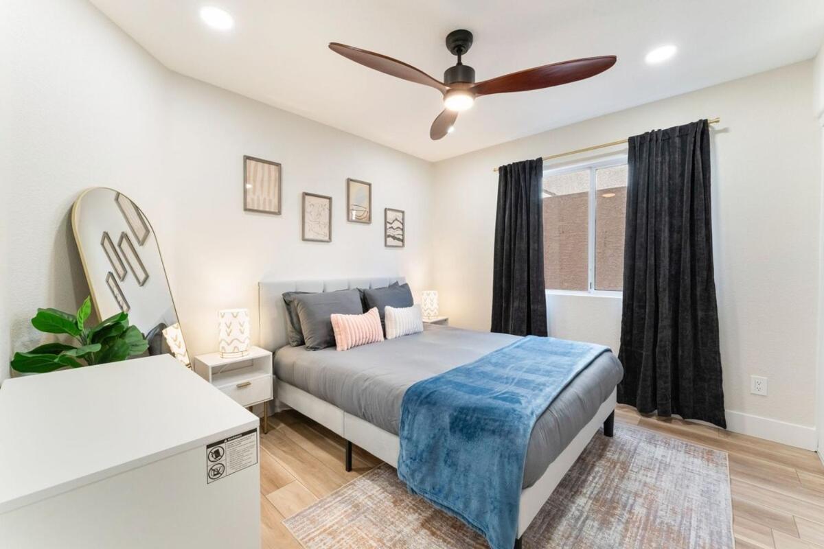 New! Spacious Vegas Oasis W Pool Sauna Holiday home *