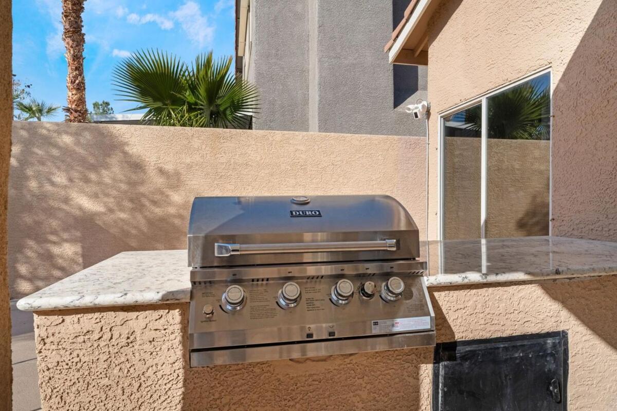 Holiday home New! Spacious Vegas Oasis W Pool Sauna