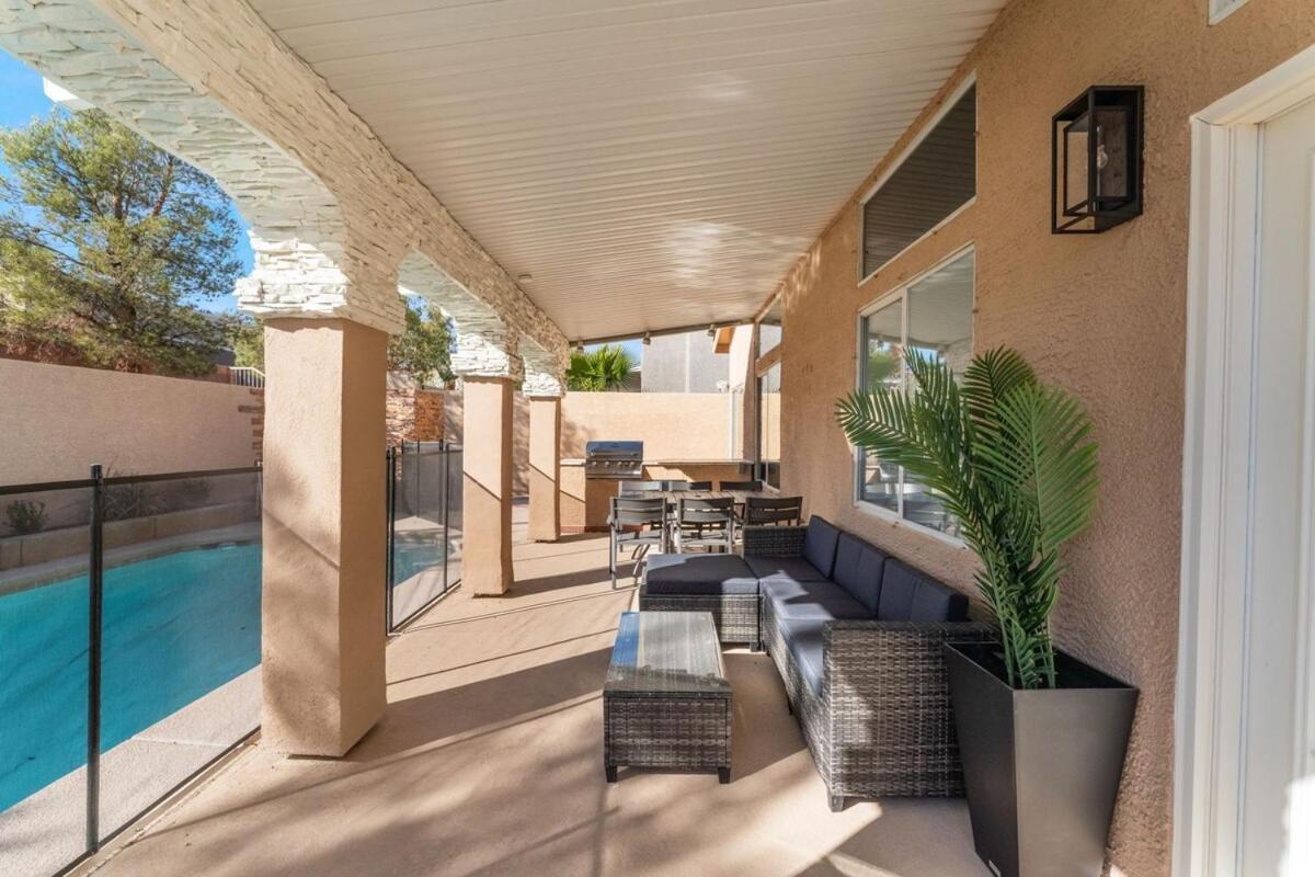 New! Spacious Vegas Oasis W Pool Sauna * Las Vegas