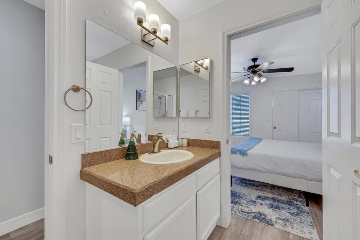 Newly Remodel 4br With Gameroom And Free Heated Great For Family * Las Vegas