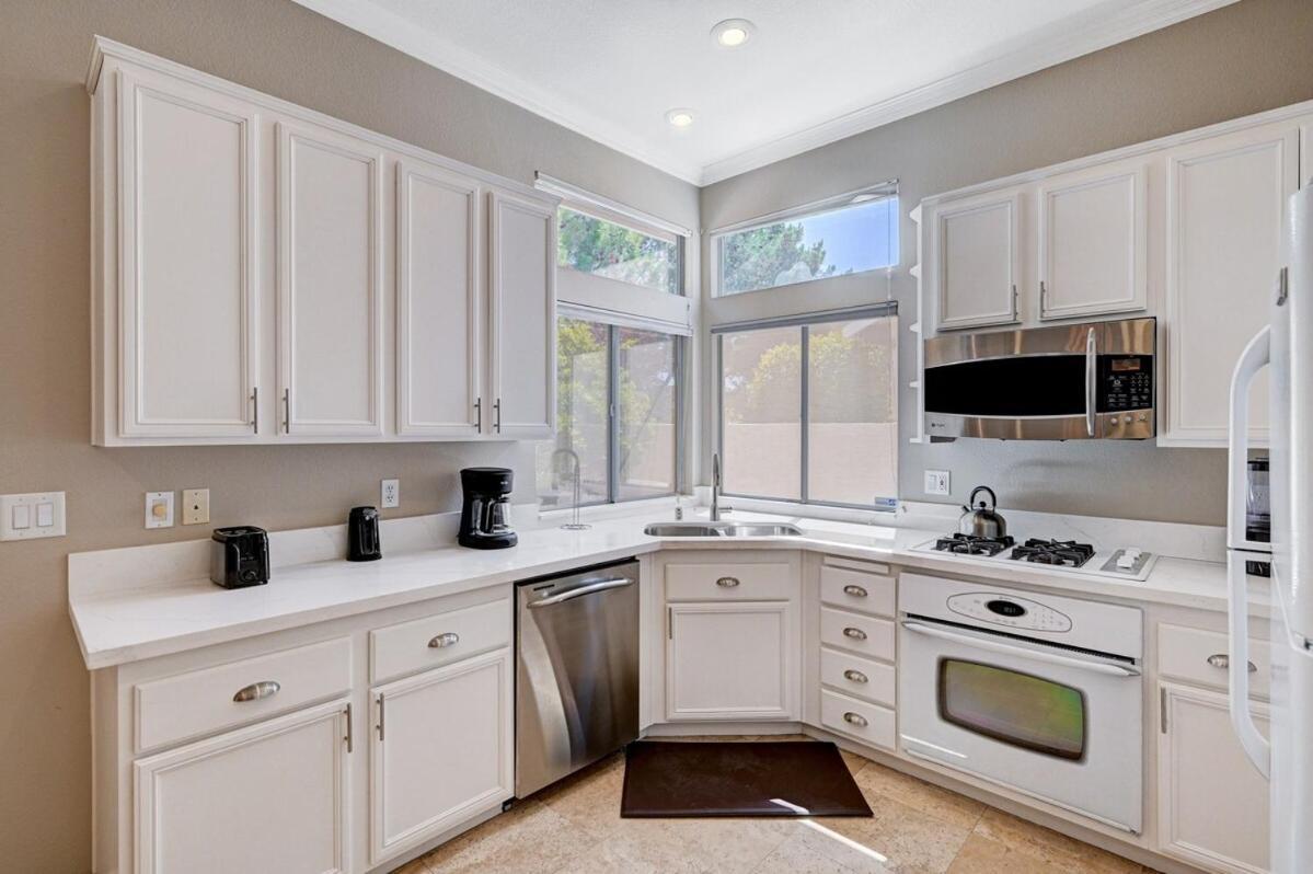 Casa de férias Gorgeous Townhome In Summerlin *