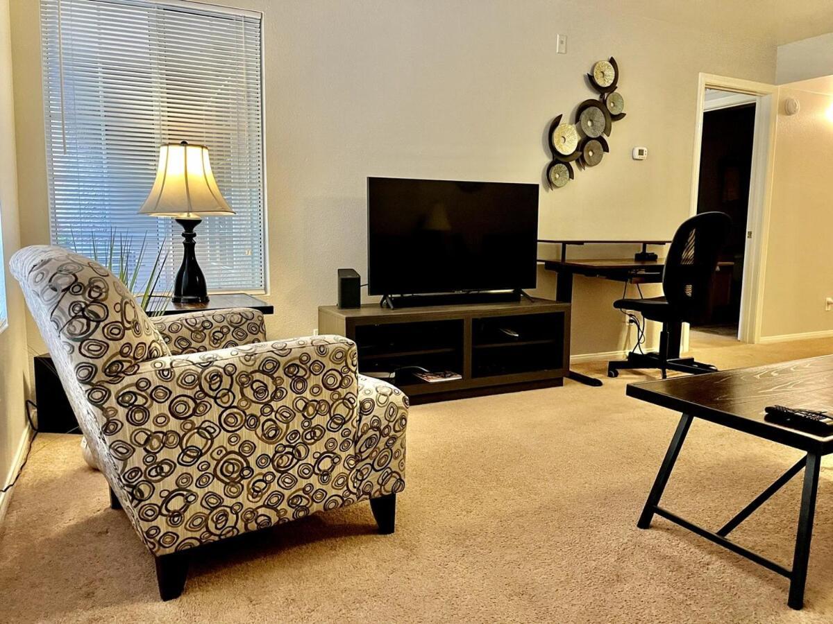 Next To Desert Shores Apartamento
