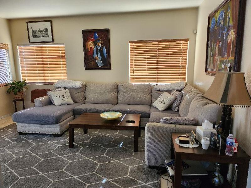 Homestay Near Airport, Strip And Raiders Stadium