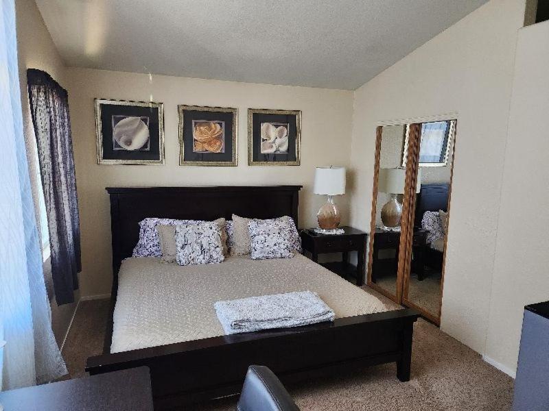 Near Airport, Strip And Raiders Stadium Homestay *