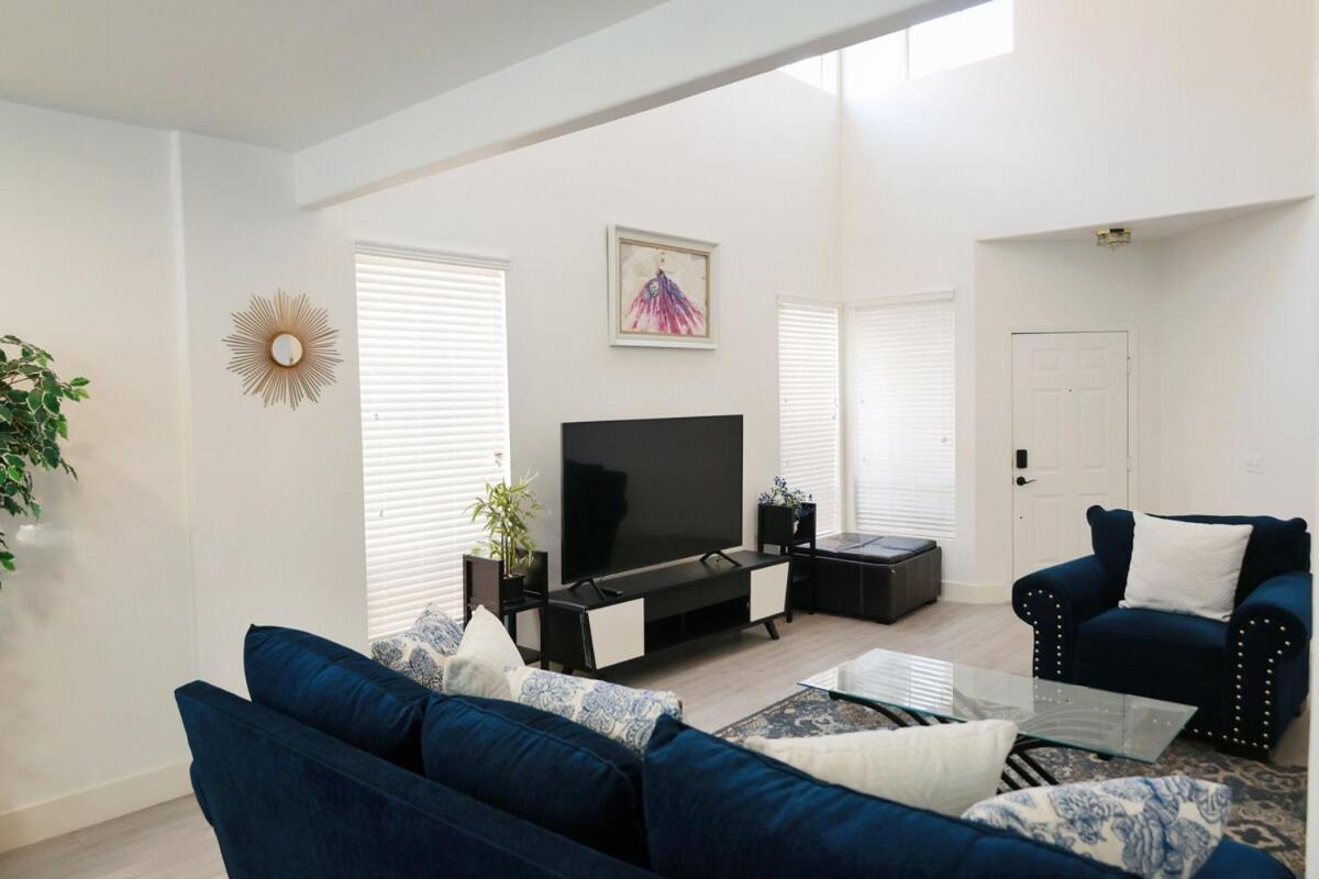 Beautiful Vegas Near Strip And Chinatown Villa *