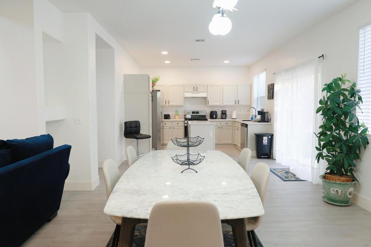 Villa Beautiful Vegas Near Strip And Chinatown *