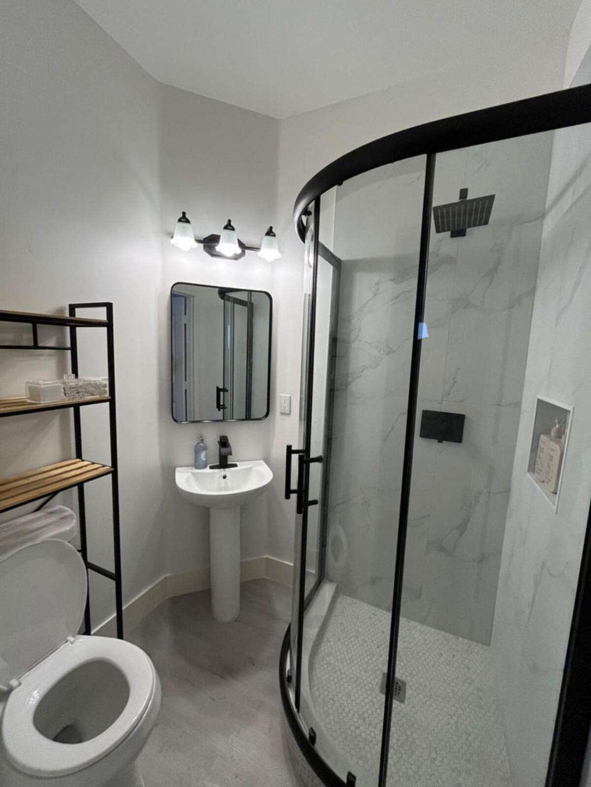 Beautiful Vegas Near Strip And Chinatown Villa *