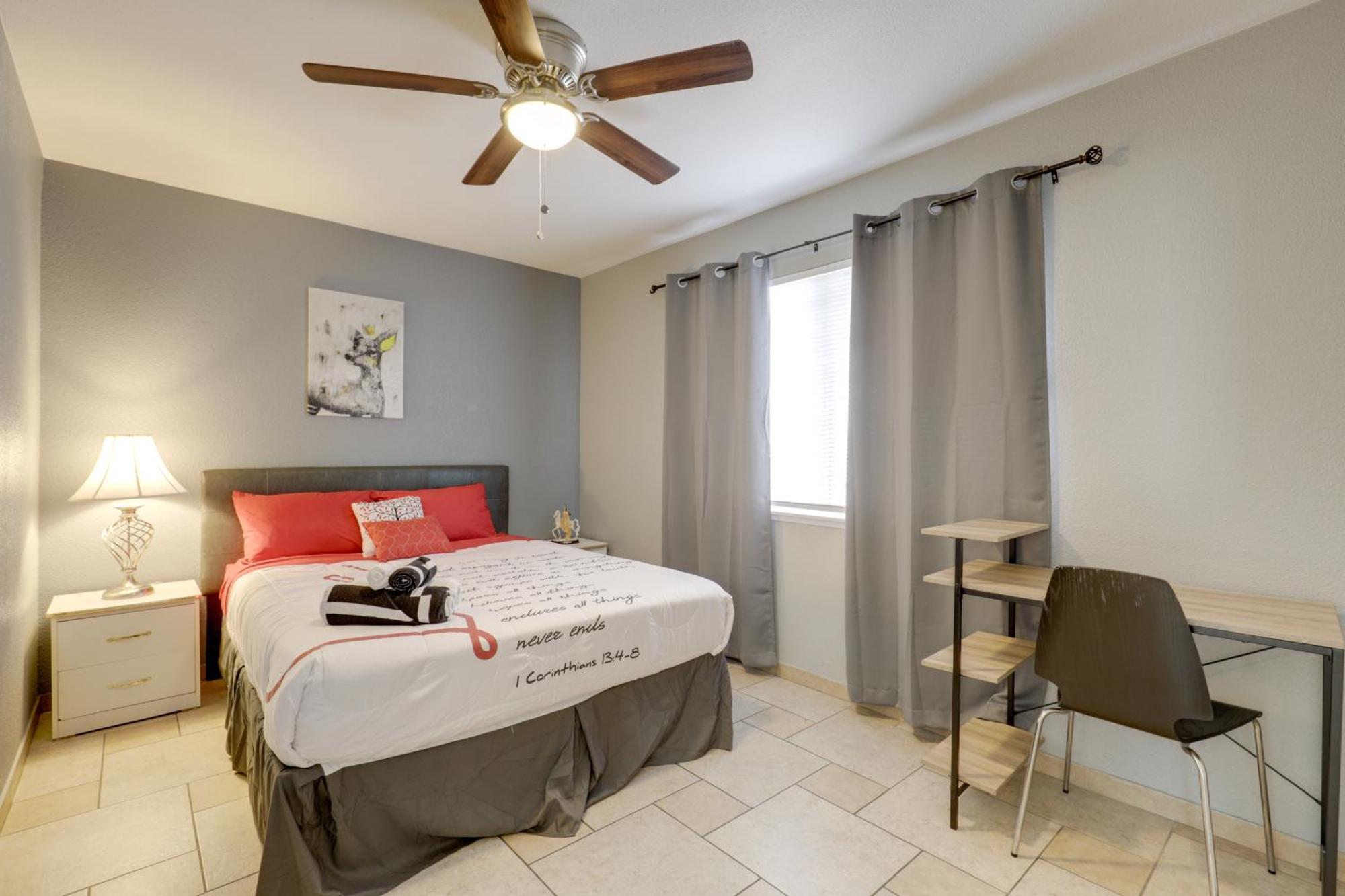 North Vegas Hideaway With Grill Less Than 10 Mi To Strip Vakantiehuis