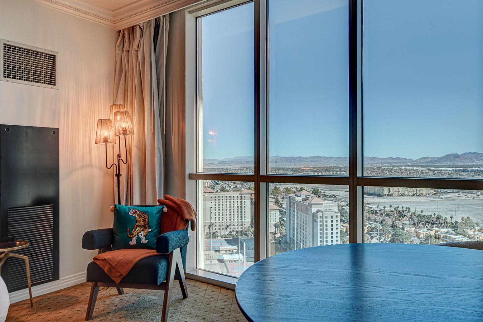 The Rose Mgm Signature * Las Vegas