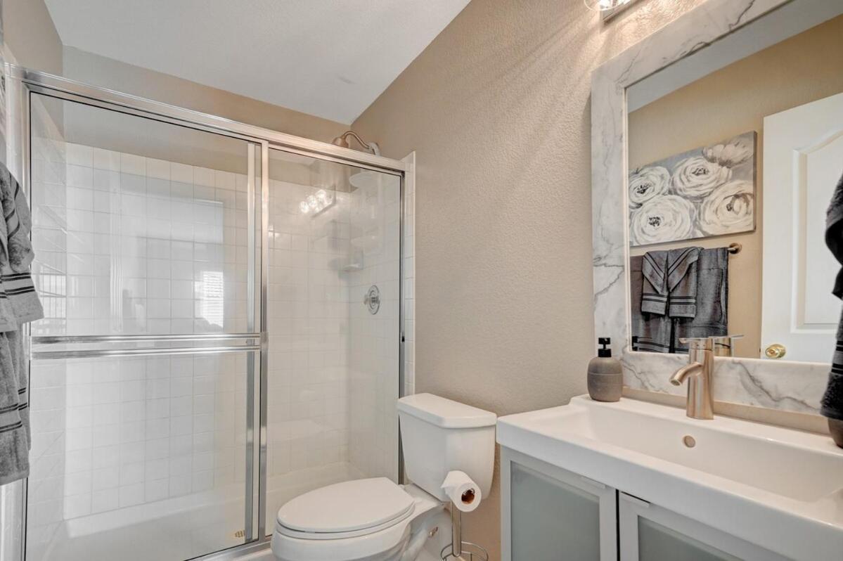 Henderson 2 Bed 2 Bath