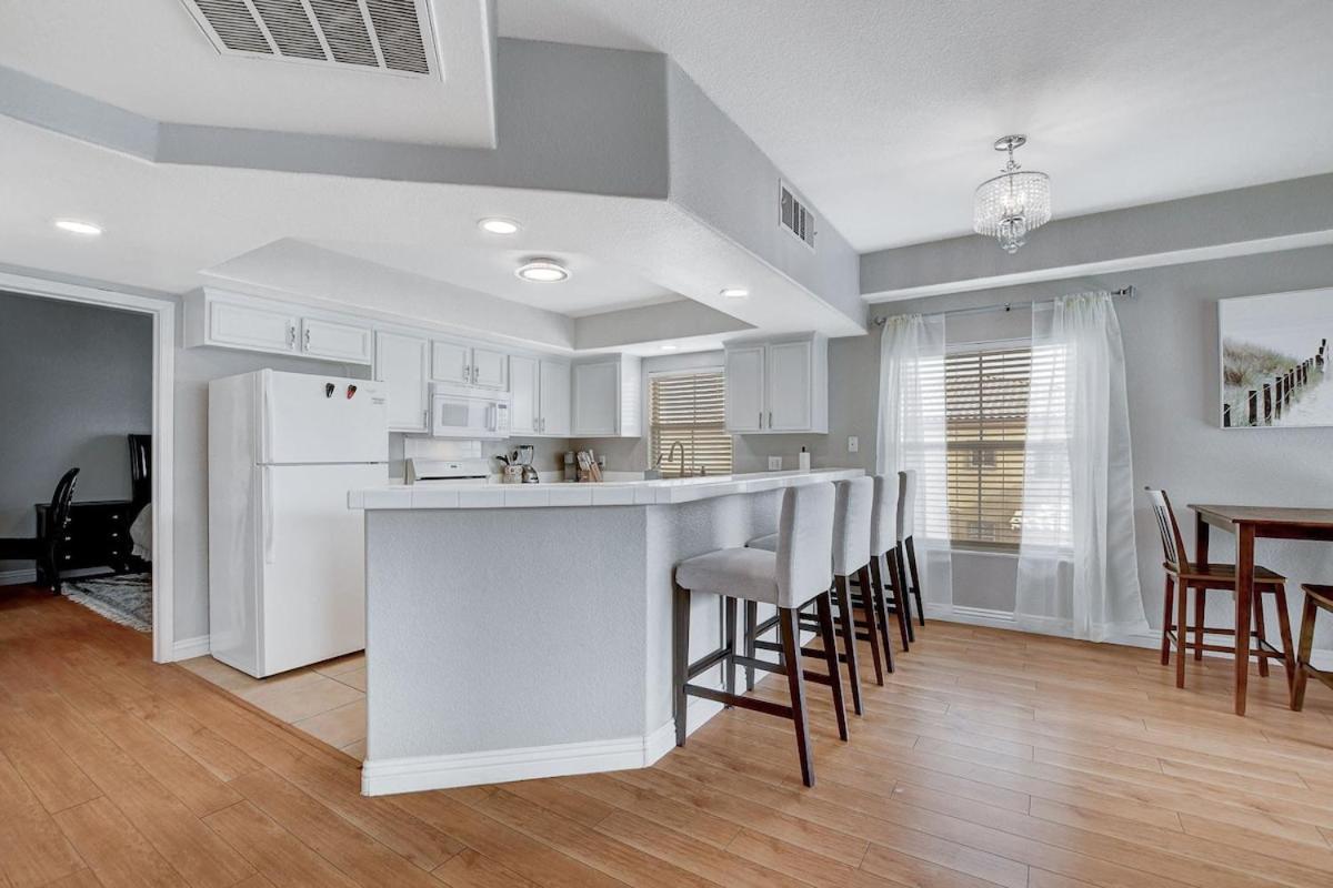 Gated 2bd Near Summerlin! * Las Vegas
