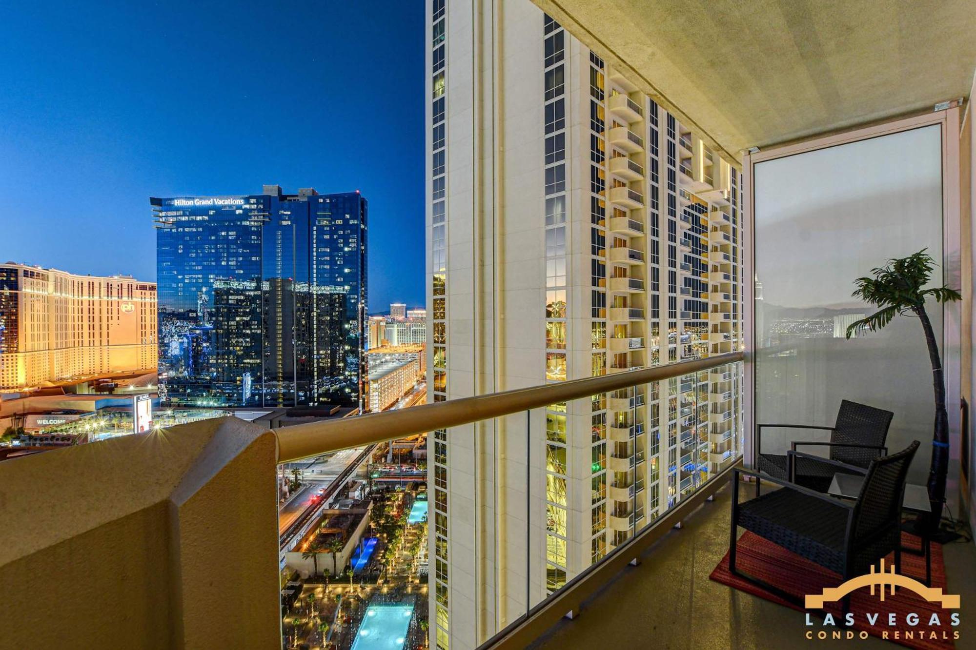 Holiday home Mgm Signature-22-615 Strip View Balcony