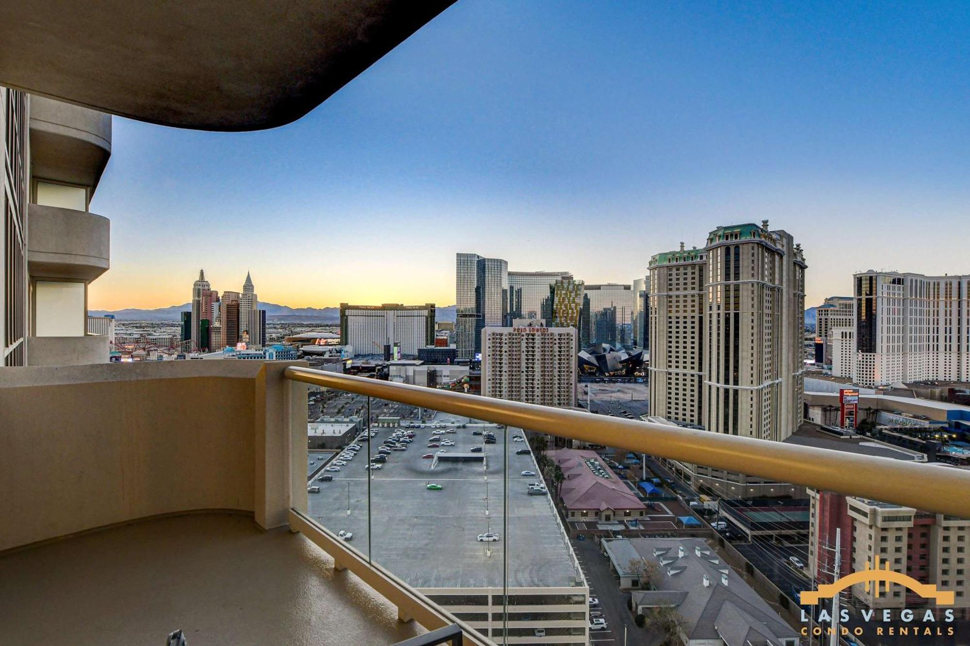 Mgm Signature-22-615 Strip View Balcony Holiday home