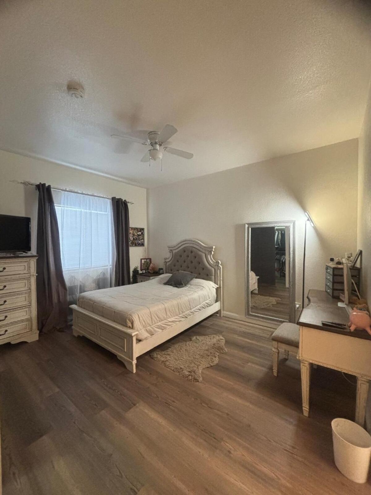 Beautiful Furnished ! Apartment