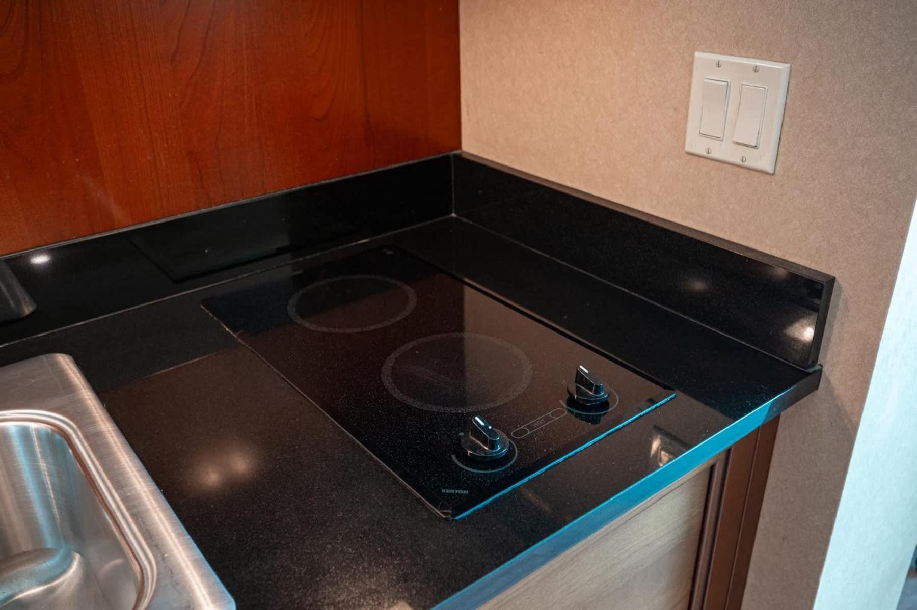 Apartment No Fee Strip View &free Valet &pool Las Vegas