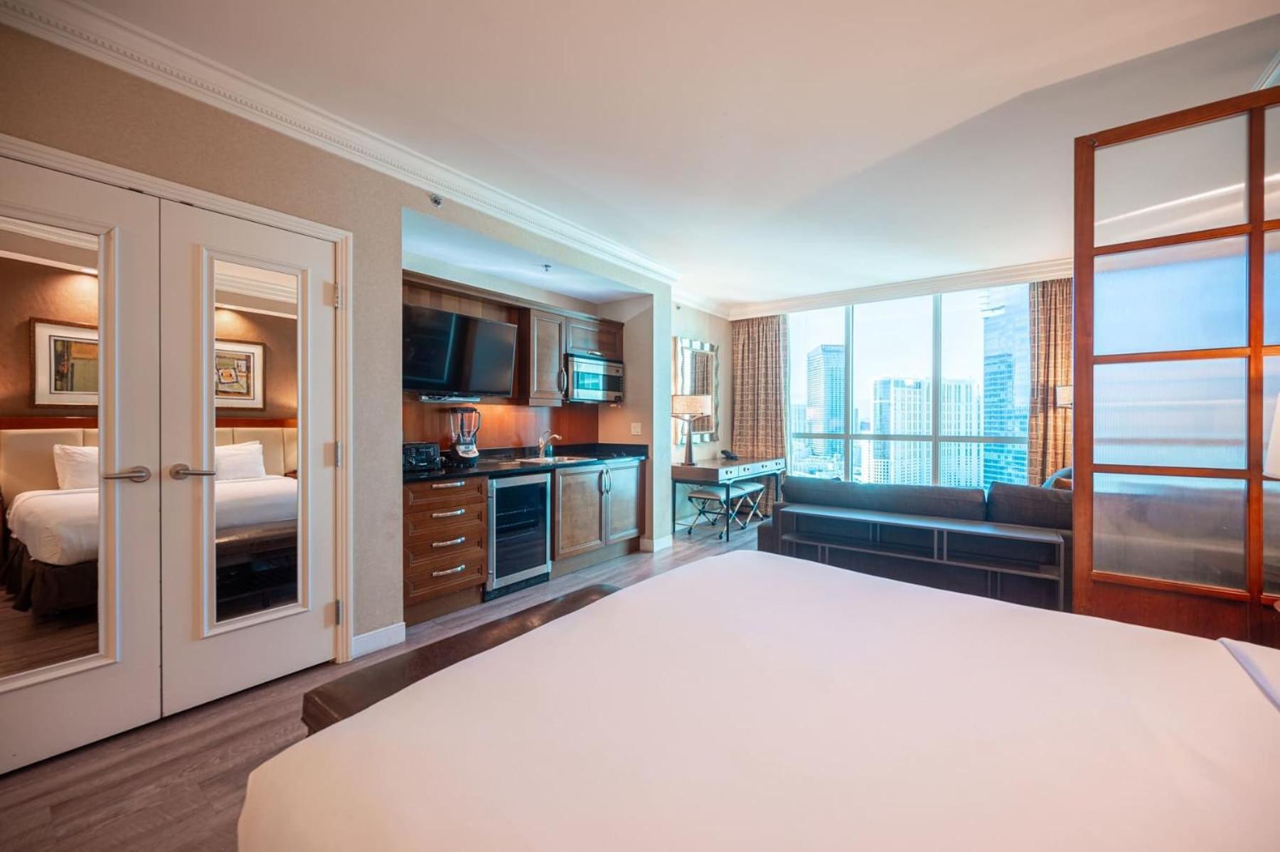 Apartment No Fee Strip View &free Valet &pool